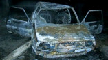 В горящем автомобиле погибли два человека и еще один получил ожоги