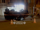 Ночью в Одессе столкнулись три автомобиля
