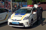 Одесская патрульная служба досматривает автомобили ГАИ