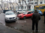 На Молдаванке столкнулись три автомобиля