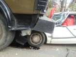 Аварийный вторник: в Одессе иномарка столкнулась в грузовиком