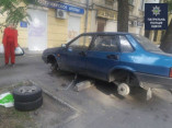 В центре Одессы задержан похититель автомобильных колес