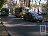Одесская маршрутка налетела на легковой автомобиль