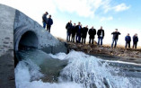 Море спасает Куяльник: высыхающий лиман наполняется морской водой