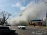 В Одессе горит магазин (обновлено)