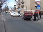 При столкновении в центре Одессы автомобиль перевернулся При столкновении в центре Одессы автомобиль перевернулся