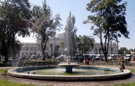 В Одессе повреждены два фонтана В Одессе повреждены два фонтана