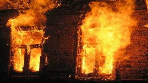 В Холодной балке горел многоквартирный дом В Холодной балке горел многоквартирный дом