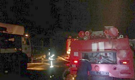 При пожаре в ремонтном боксе сгорели два автомобиля При пожаре в ремонтном боксе сгорели два автомобиля