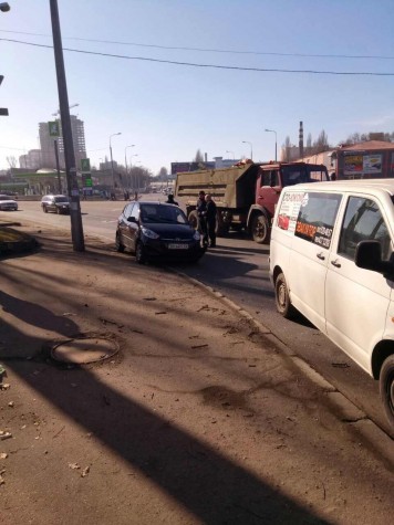Авария в районе Центрального автовокзала (фото) Авария в районе Центрального автовокзала (фото)