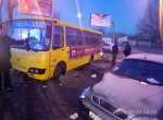 На Пересыпи столкнулись два автомобиля и маршрутка На Пересыпи столкнулись два автомобиля и маршрутка