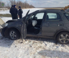 13-летний подросток угнал и разбил папин автомобиль (фото) 13-летний подросток угнал и разбил папин автомобиль (фото)