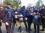 На Аллее Славы сотрудники полиции пресекли массовый конфликт (фото) На Аллее Славы сотрудники полиции пресекли массовый конфликт (фото)