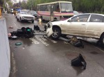 На оживленном одесском перекрестке иномарка снесла светофор (фото) На оживленном одесском перекрестке иномарка снесла светофор (фото)