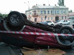 Под Пересыпским мостом перевернулся автомобиль Под Пересыпским мостом перевернулся автомобиль