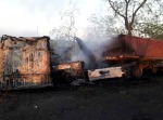 Грузовой автомобиль врезался в дерево и загорелся (фото) Грузовой автомобиль врезался в дерево и загорелся (фото)
