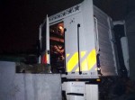 В Одессе фура влетела в здание (фото) В Одессе фура влетела в здание (фото)