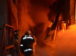 Из горящей квартиры одесские спасатели вынесли трех человек Из горящей квартиры одесские спасатели вынесли трех человек