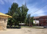 На ул.Черноморского казачества с наклонившегося столба свисают провода (фото) На ул.Черноморского казачества с наклонившегося столба свисают провода (фото)