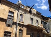 Мансарда на доме в центре Одессы может его разрушить (фото) Мансарда на доме в центре Одессы может его разрушить (фото)