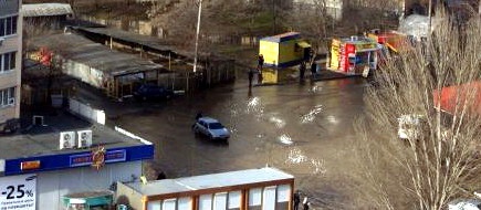 Часть Суворовского района осталась без воды: авария на водопроводе Часть Суворовского района осталась без воды: авария на водопроводе
