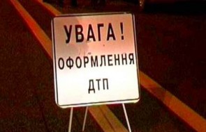 Под Одессой столкнулись грузовик и легковушка