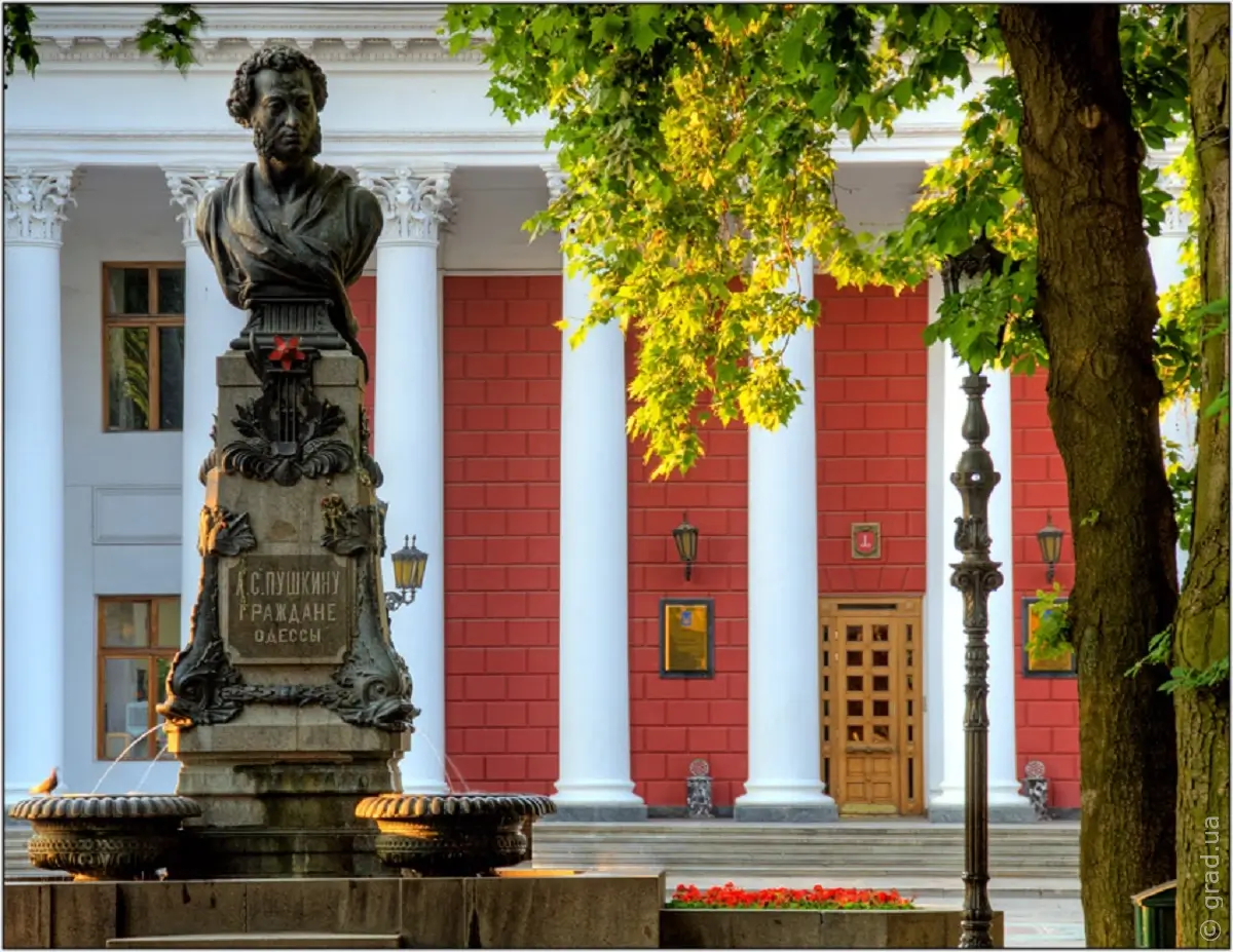 Уряд дозволив демонтувати частину пам'ятників російським і радянським діячам