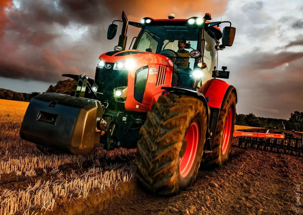 Применение тракторов в промышленности и сельском хозяйстве