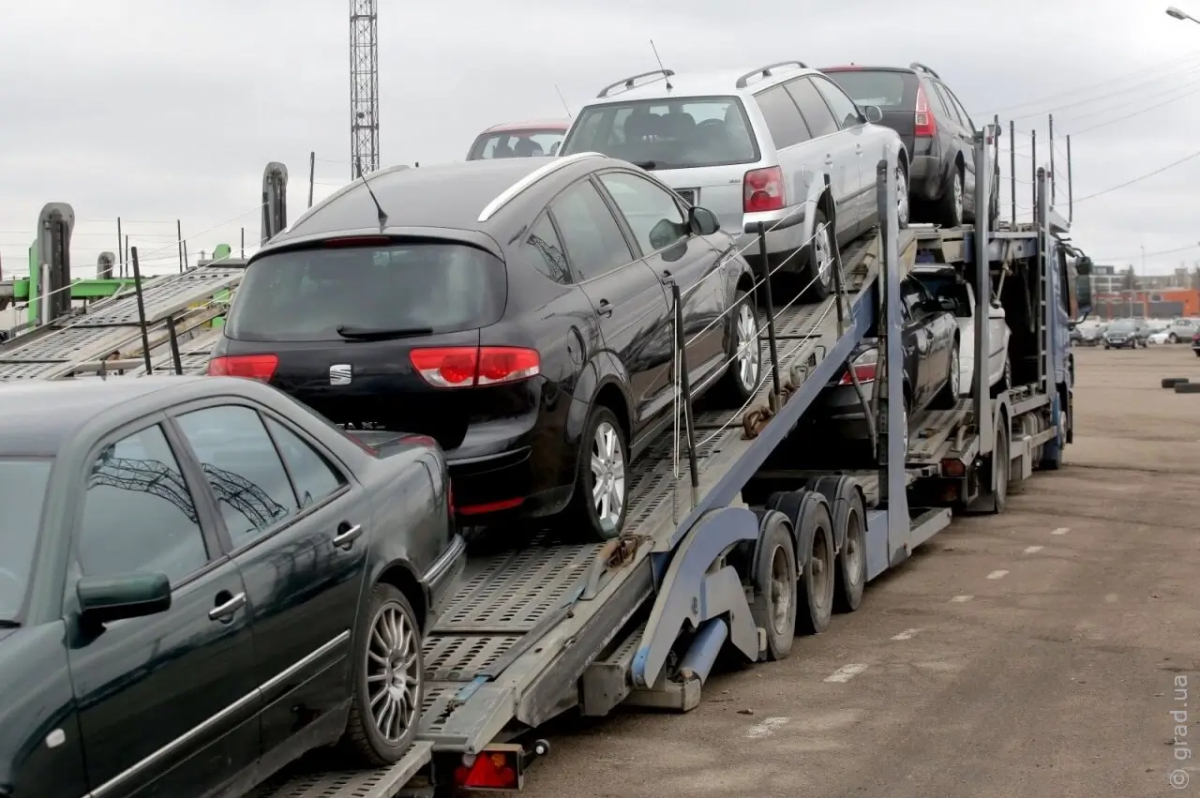 Продати автомобіль в Україні, перебуваючи за кордоном – можливо
