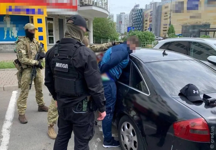 В Одессе задержали киевлянина, который за 9000 долларов отправлял за границу «уклонистов»