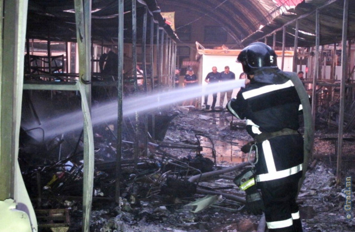 Масштабный пожар в Одессе тушили десять пожарных расчетов