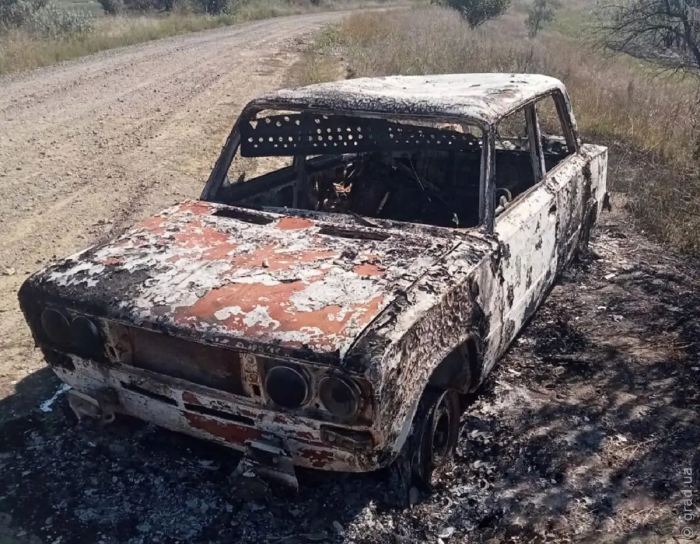 На Одещині 15-річний юнак пограбував односельця та спалив його авто
