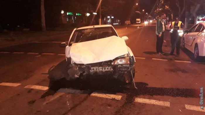 Опасный маневр: в аварии в Одессе пострадал водитель автомобиля