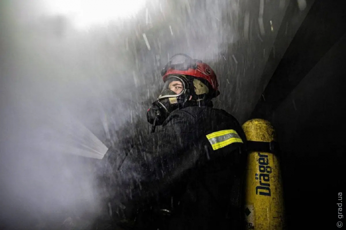 В Одесі спалахнула пожежа у багатоповерхівці: постраждала дитина