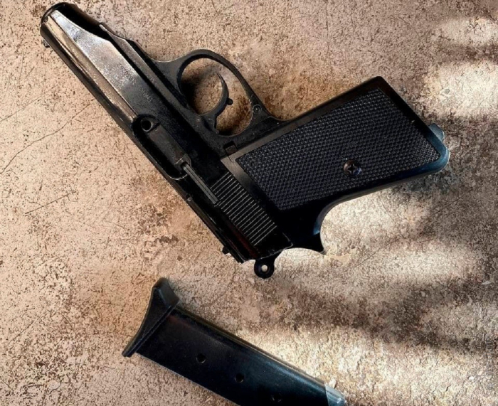В Одессе пьяный юноша угрожал пистолетом прохожим