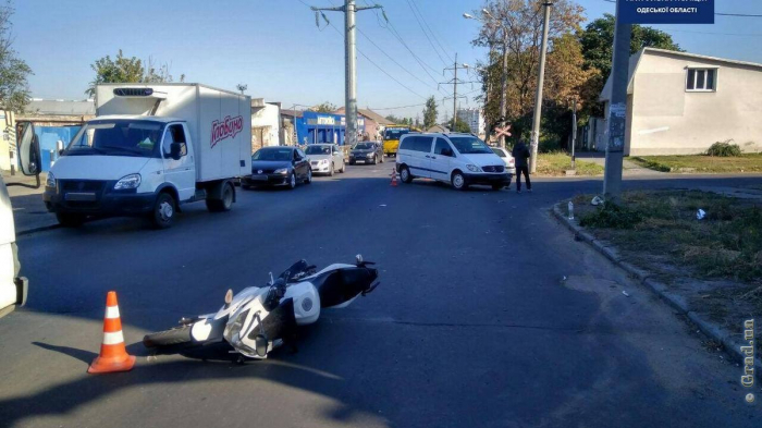 В утреннем ДТП в Одессе пострадал водитель мотоцикла