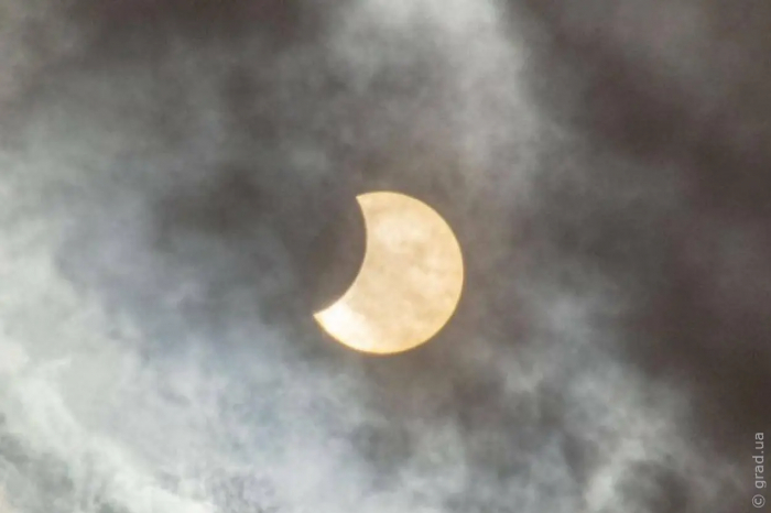 Сьогодні одесити можуть спостерігати сонячне затемнення