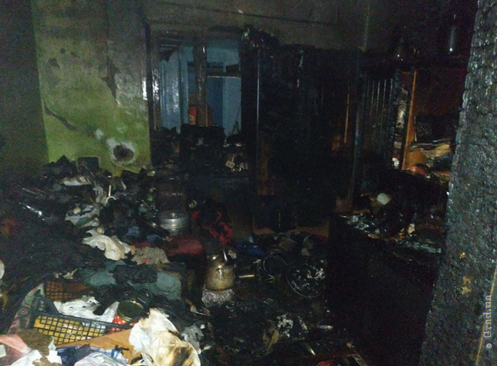 В Одесской области горел жилой дом, пострадала пожилая хозяйка