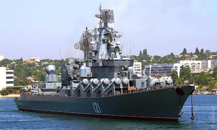 Россия без Москвы: крейсер догорает в Черном море