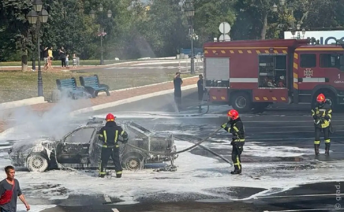 Разгерметизация топливной системы автомобиля стала причиной пожара