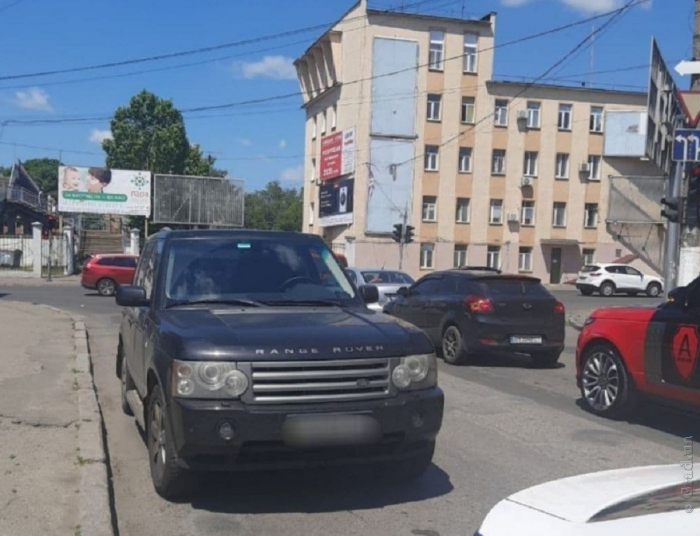 В Одессе на пешеходном переходе сбили подростка