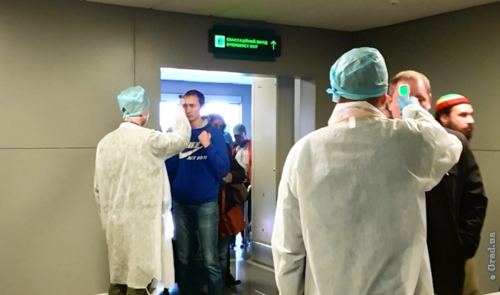 В аэропорту «Одесса» всех прибывших пассажиров проверяют на коронавирус