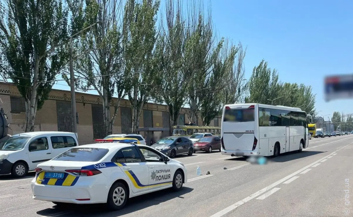 ДТП на Николаевской дороге: автобус сбил на пешехода