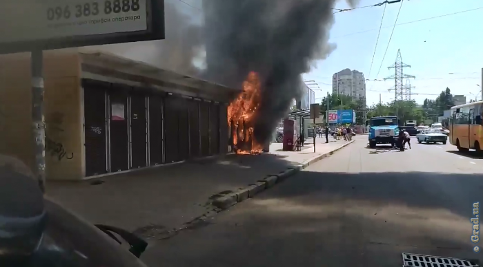 В Одессе сгорел ларек