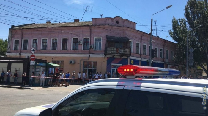 Одесская полиция освободила захваченных работниц ломбарда