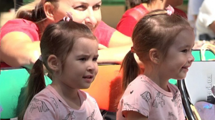 «Зеркальное чудо Одессы»: фестиваль близнецов в Горсаду