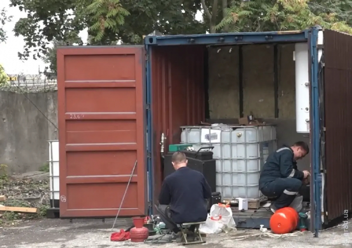 Одеські волонтери обладнають мобільні лазневі комплекси для ЗСУ