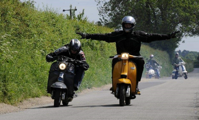 Водители мопедов и мотоциклов – полноправные участники дорожного движения