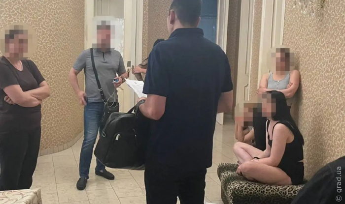 В Одесі затримали поліцейського – сутенера