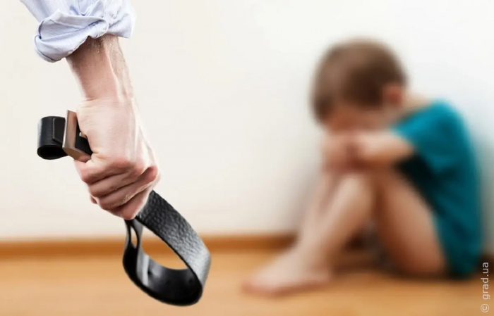 Насильство над дітьми в сім'ї: як захистити дитину